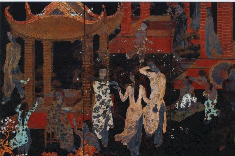 The lacquer painting ‘The Festival at Chem Communal House’ by artist Nguyen Van Ty completed in 1940, stands out with its balanced composition and harmonious colors